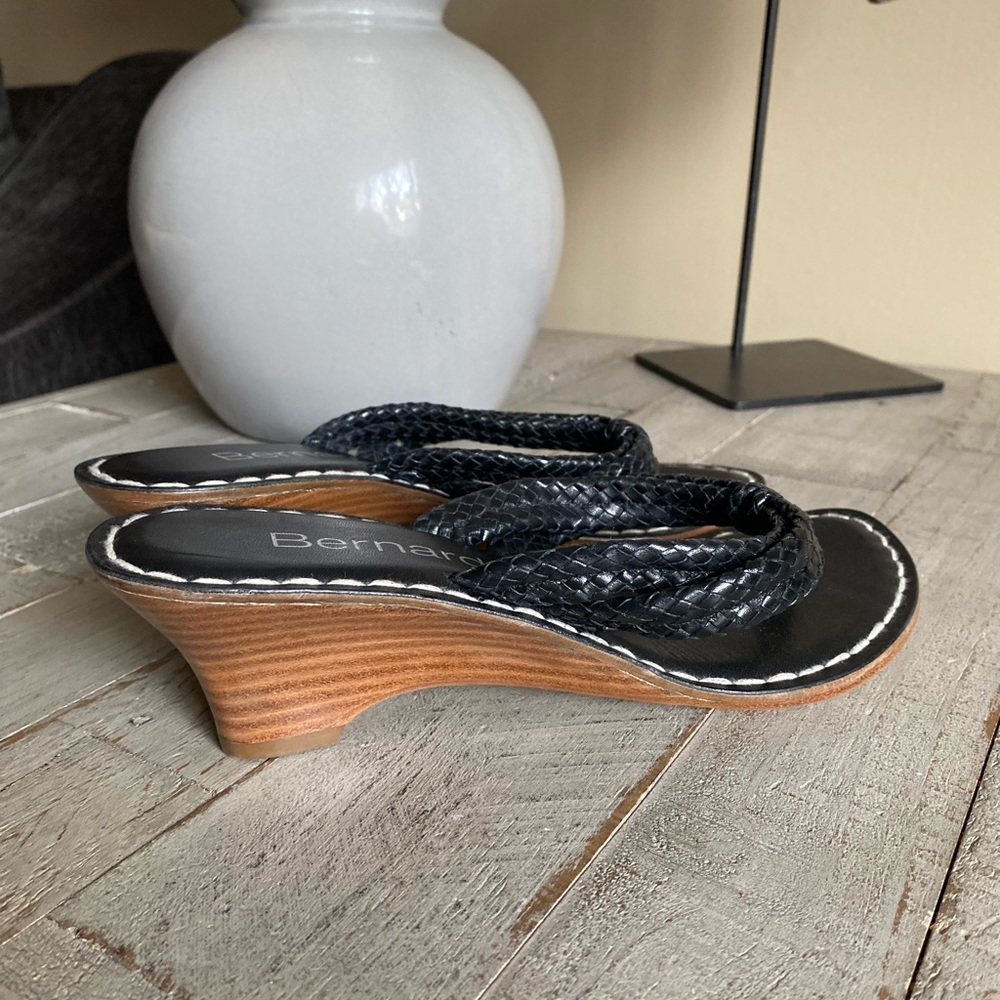 Bernardo Black Braided Sandals - Picture 5 of 6